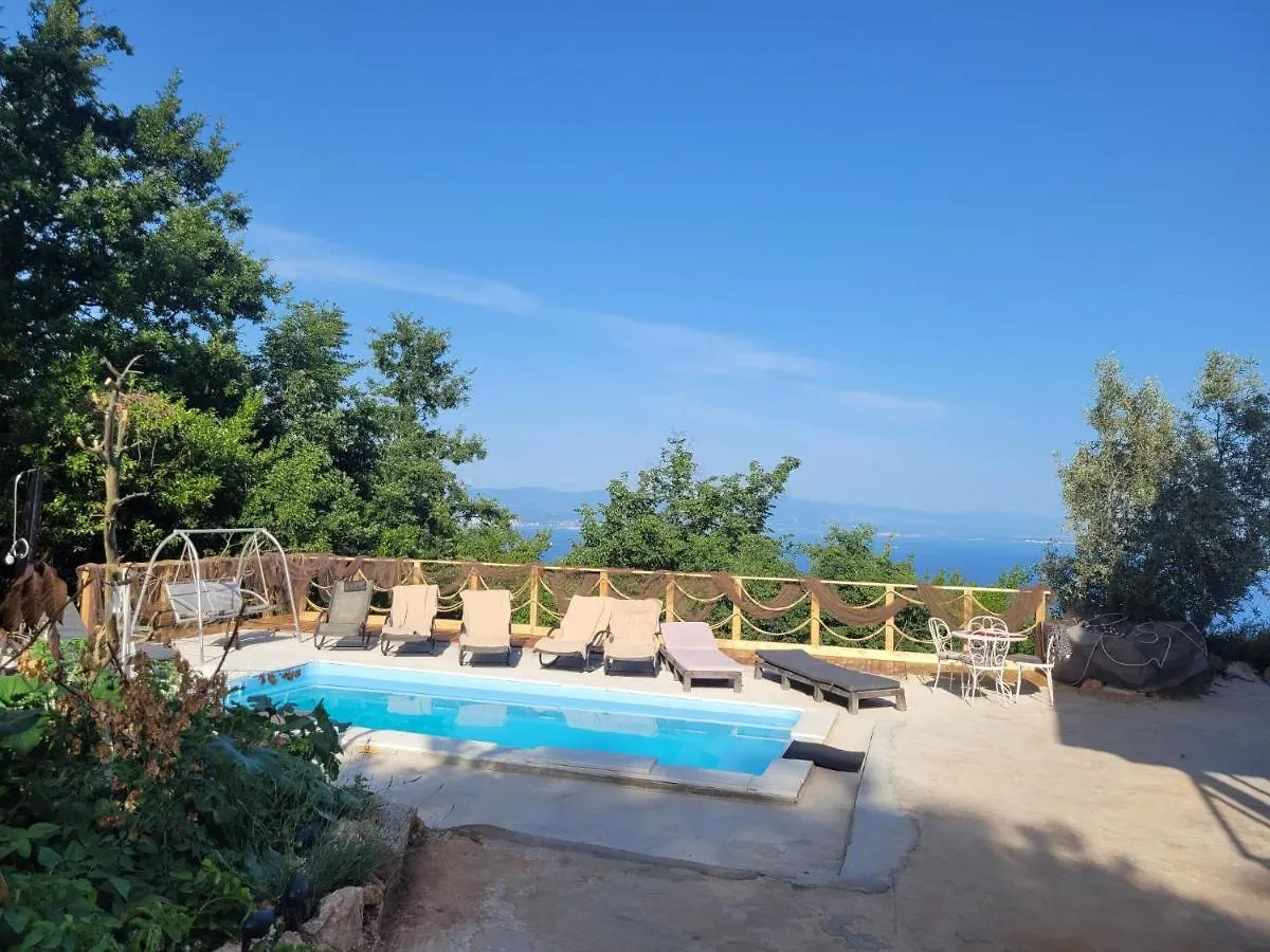 Ferienwohnung mit beheiztem Pool Kroatien Herbst und Winter Lovran 0*,