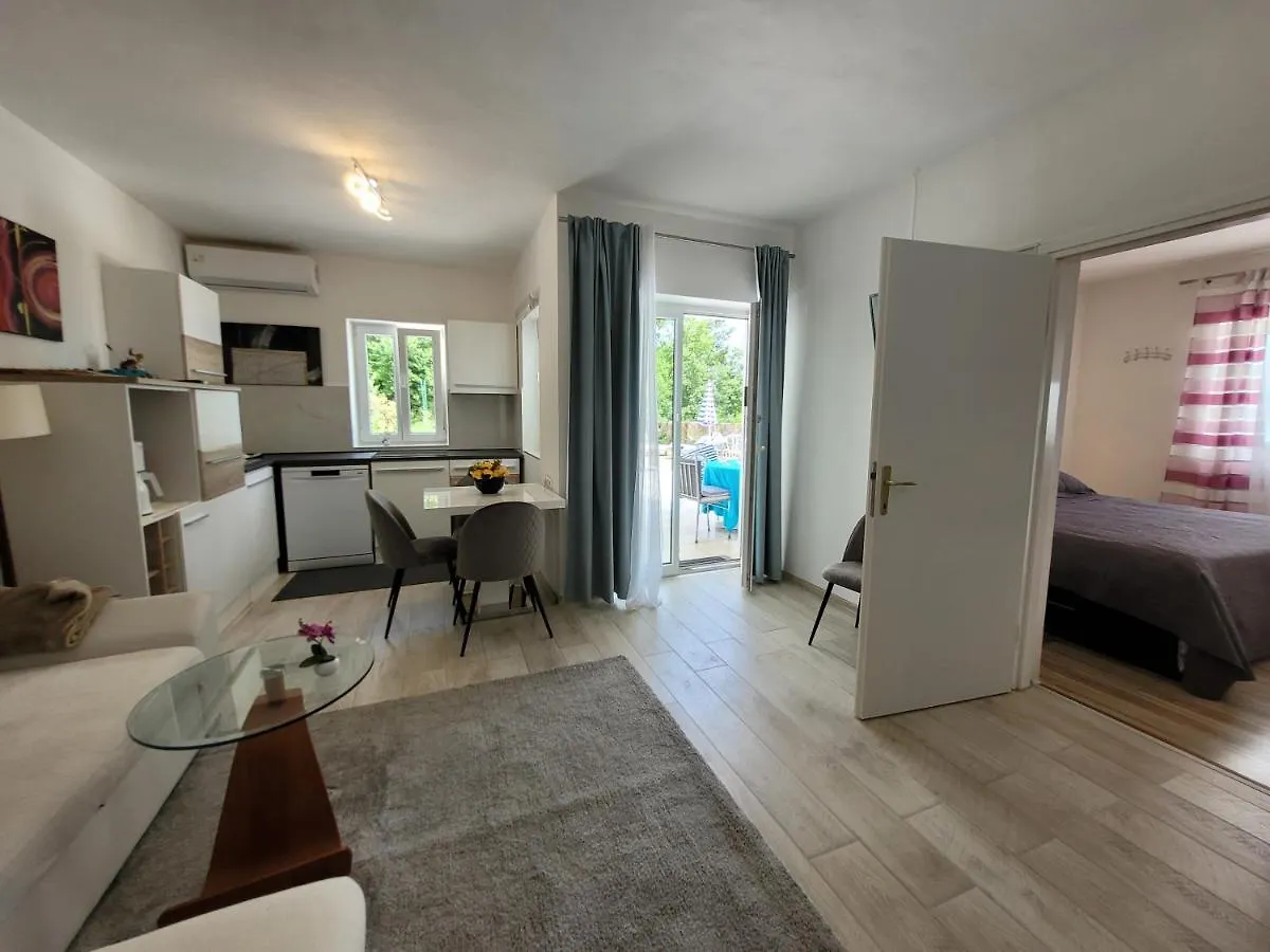 Ferienwohnung mit beheiztem Pool Kroatien Herbst und Winter Lovran Kroatien